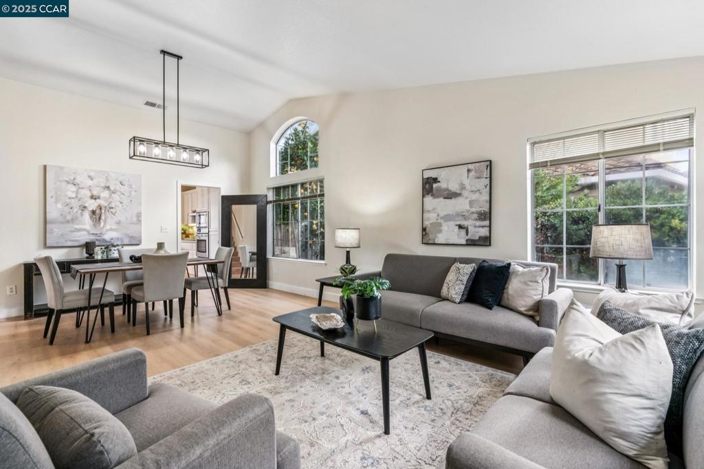 OAKLEY - Residential