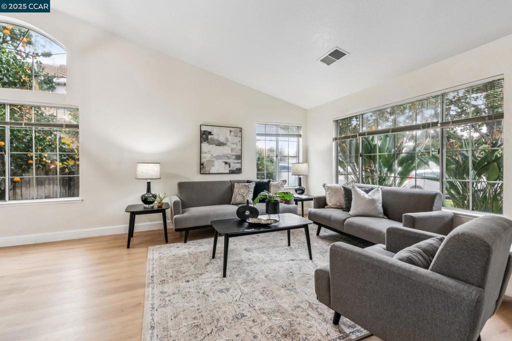 OAKLEY - Residential