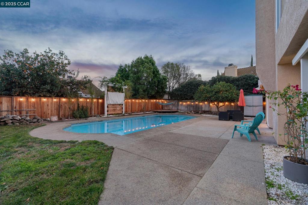 OAKLEY - Residential