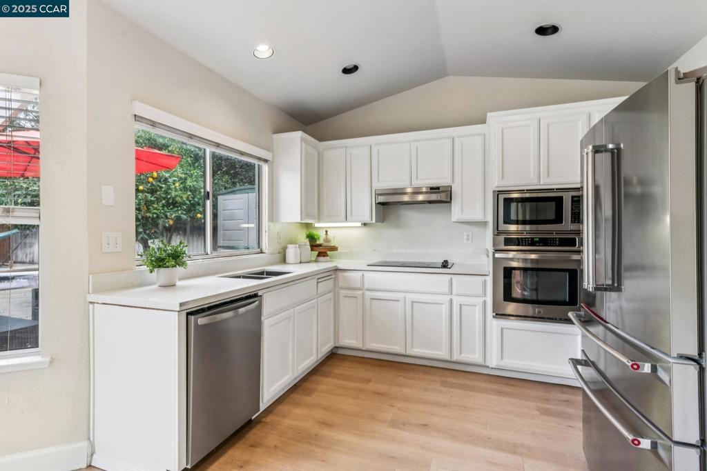 OAKLEY - Residential