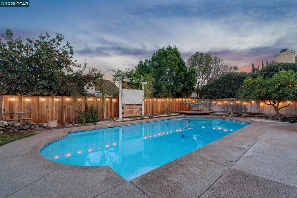 OAKLEY - Residential