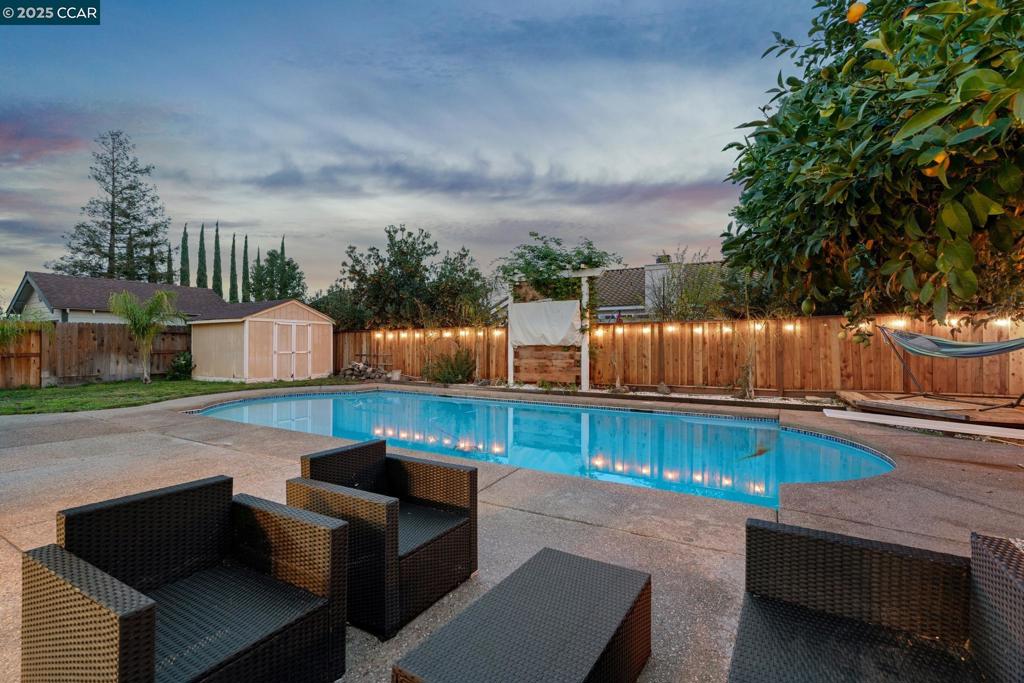 OAKLEY - Residential