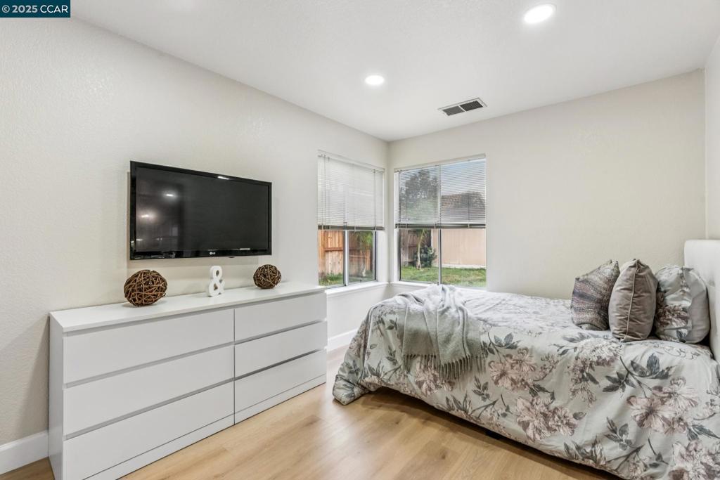 OAKLEY - Residential