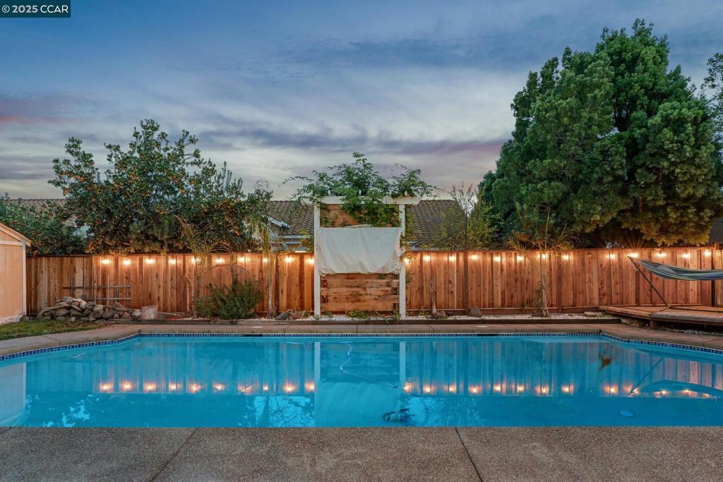 OAKLEY - Residential