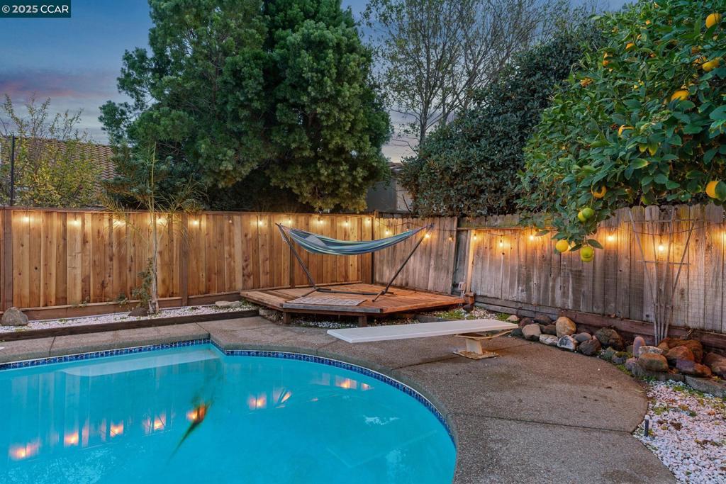 OAKLEY - Residential