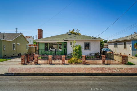Photo of 1611 Bay View Avenue, Wilmington, CA 90744 (MLS # SB26166396)