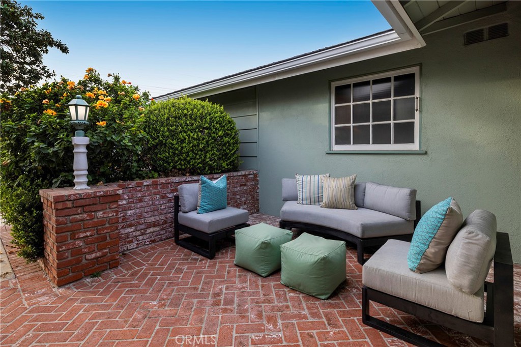 18828 Santa Mariana St