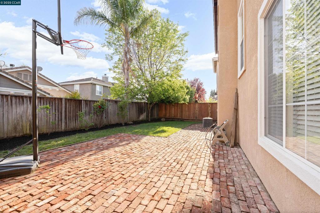 CA MEADOWS - Residential Lease