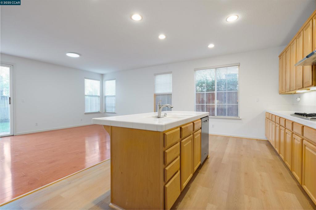 CA MEADOWS - Residential Lease