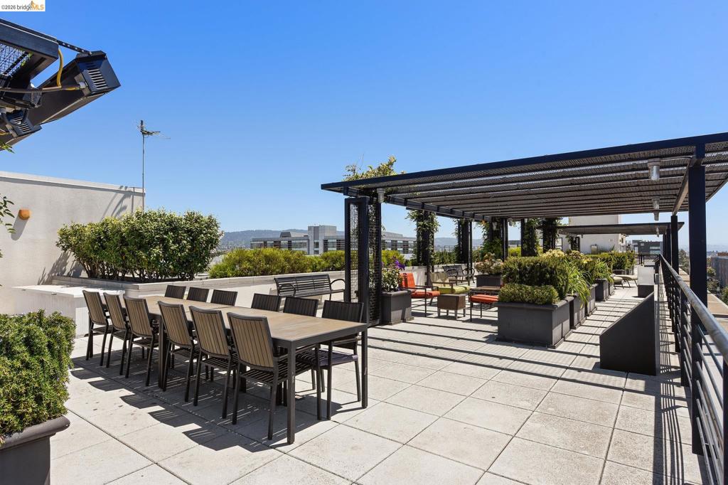 288 3rd St 104, Oakland CA 94607