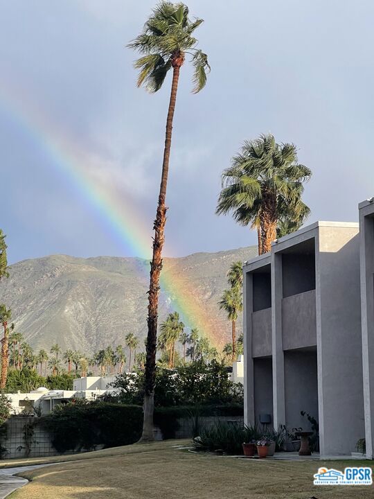 Twin Springs - Residential