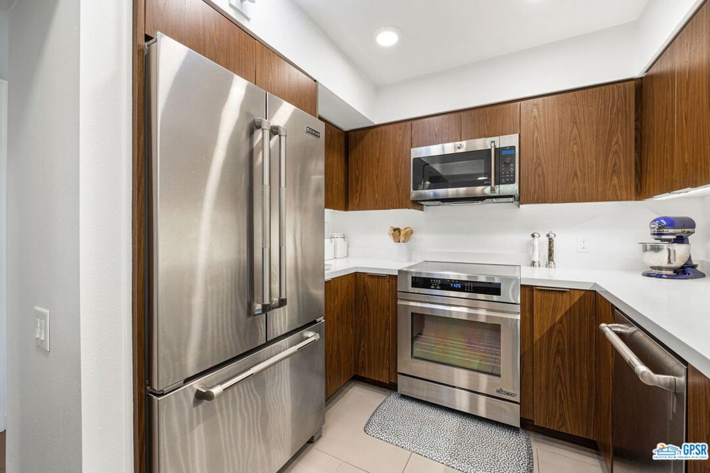 Twin Springs - Residential