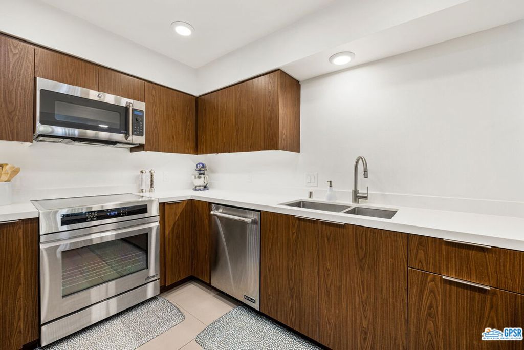 Twin Springs - Residential