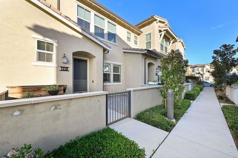 Photo of 1118 Delpy View Pt, Vista, CA 92084 (MLS # NDP2602094)