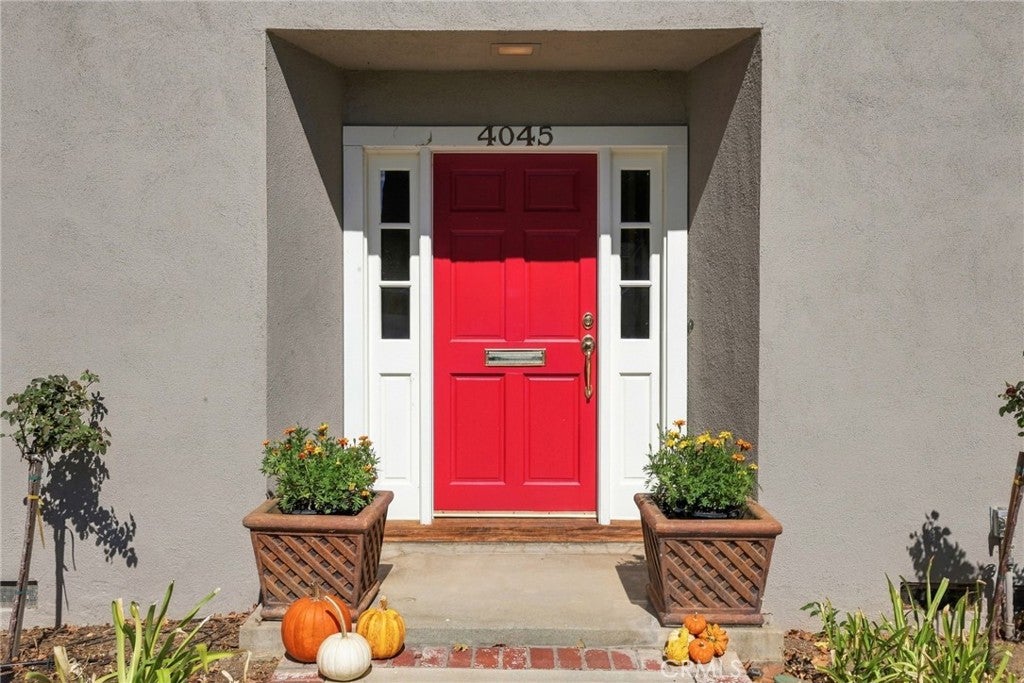 4045 Chapman