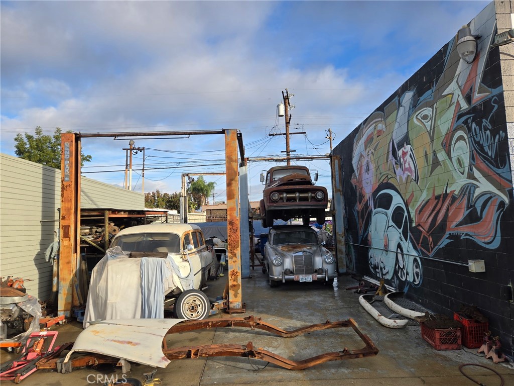 2889 W Valley Boulevard