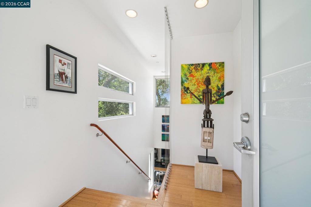 34 Underhill Rd RD, Orinda CA 94563