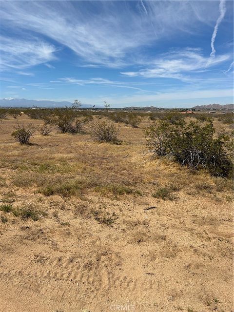 Photo of 0 Japatul, Apple Valley, CA 92307 (MLS # CV26069512)