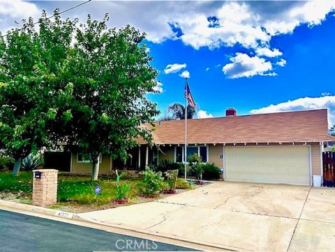 Photo of 41931 Thornton Ave, Hemet, CA 92544 (MLS # SW26059100)