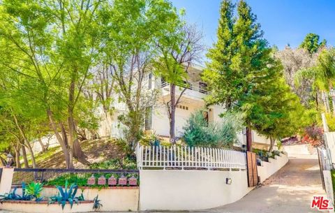 15656 Crownridge Place Sherman Oaks CA 91403