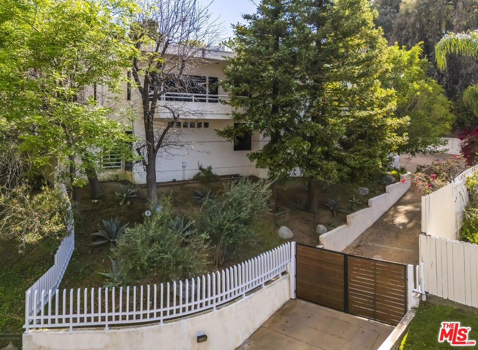 15656 Crownridge Place