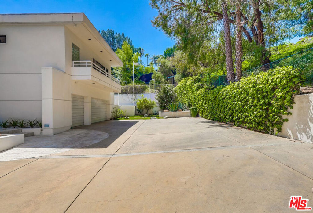 15656 Crownridge Place