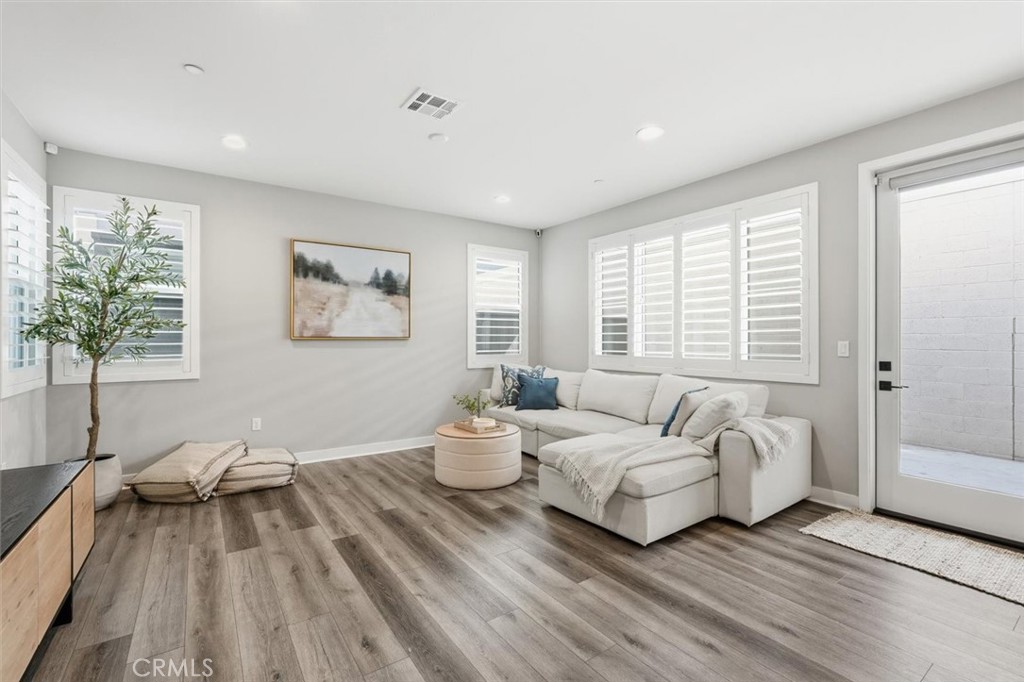 2144 Swallowtail walk