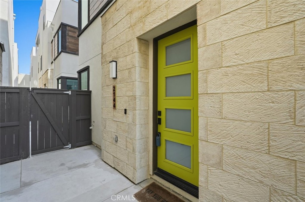 2144 Swallowtail walk