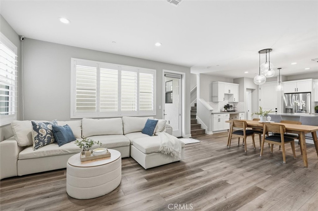 2144 Swallowtail walk