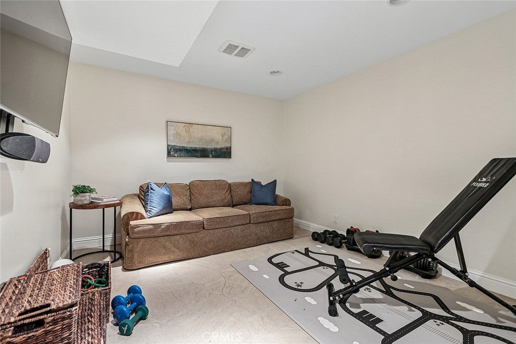 3005 N Poinsettia