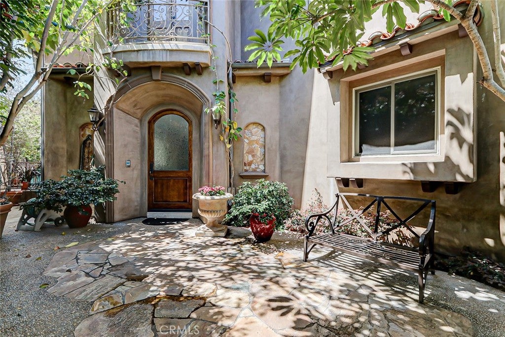 3005 N Poinsettia