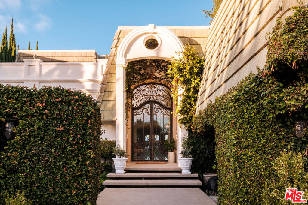 18875 Pasadero Drive