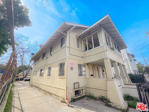 Photo of 1516 W 11th Place, Los Angeles, CA 90015 (MLS # 26651923)