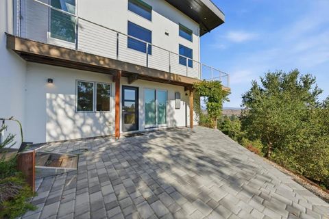 Photo of 95 Lerida Court #B, Portola Valley, CA 94028 (MLS # ML82039959)