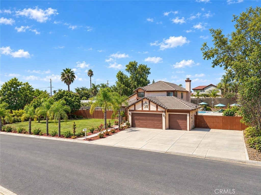11691 Via Colina