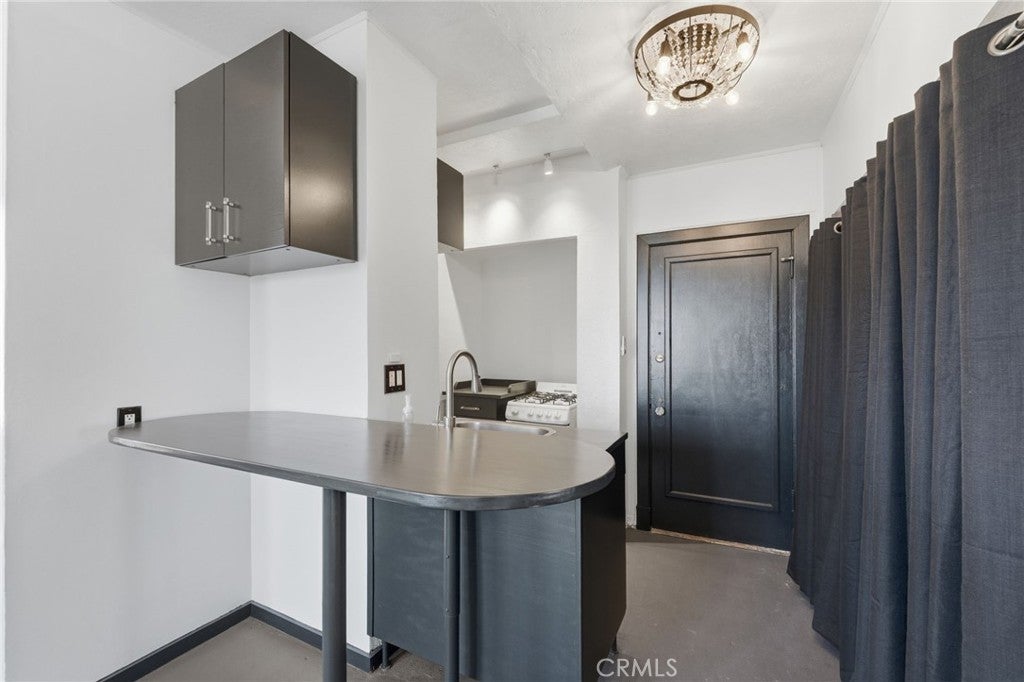 315 W 3rd Street 410