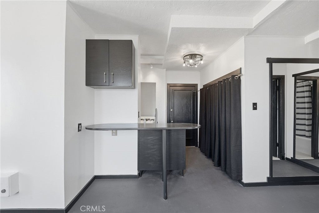 315 W 3rd Street 410