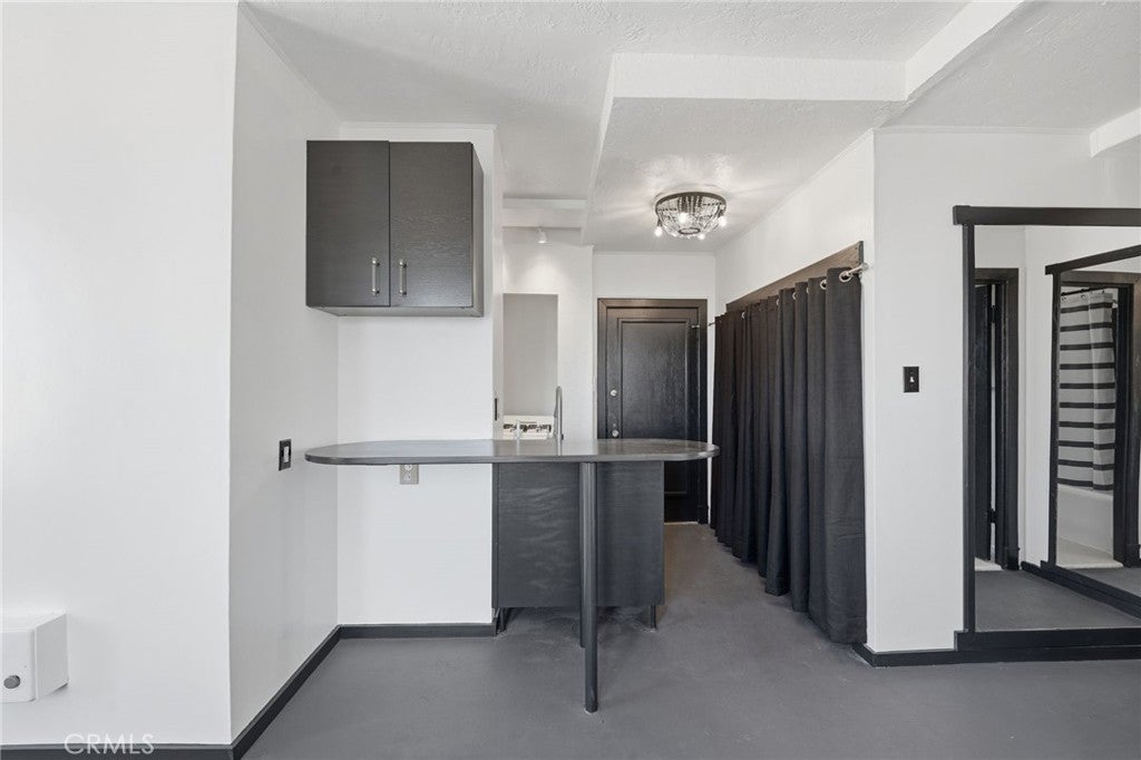 315 W 3rd Street 410