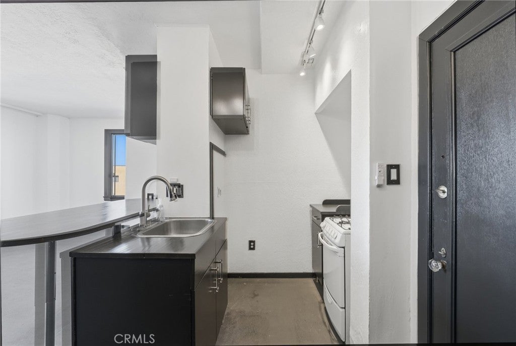 315 W 3rd Street 410