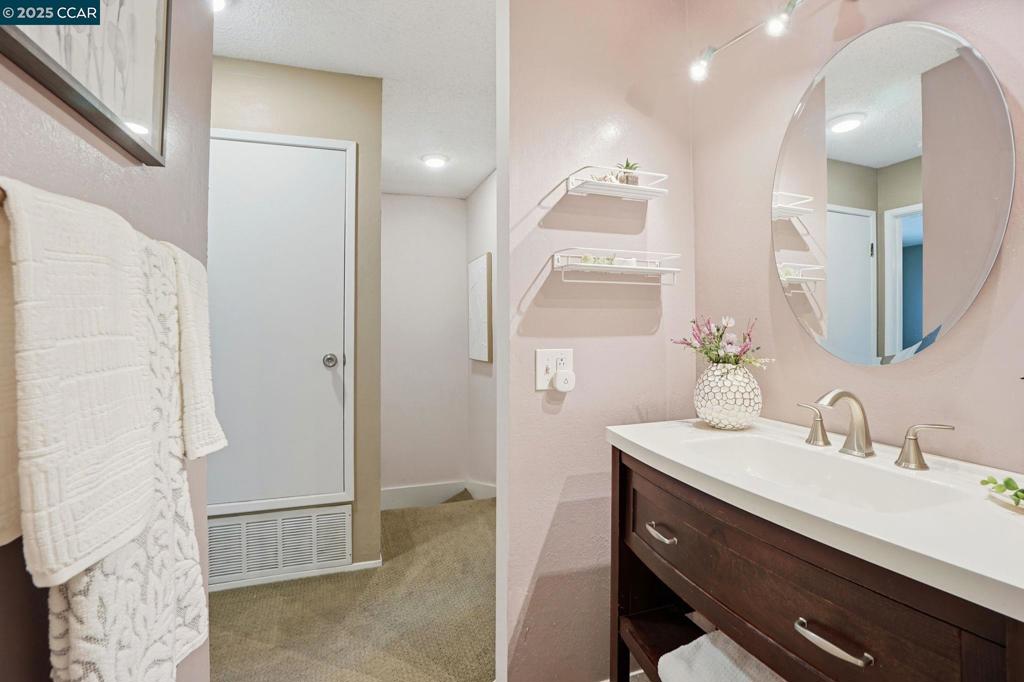 DEL RIO COURT - Residential