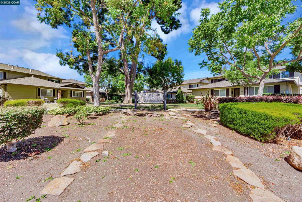 DEL RIO COURT - Residential