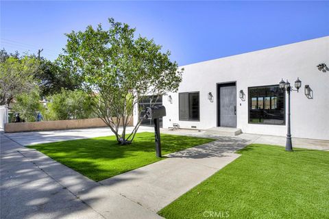 Photo of 10823 Parr Ave, Sunland, CA 91040 (MLS # GD26064766)