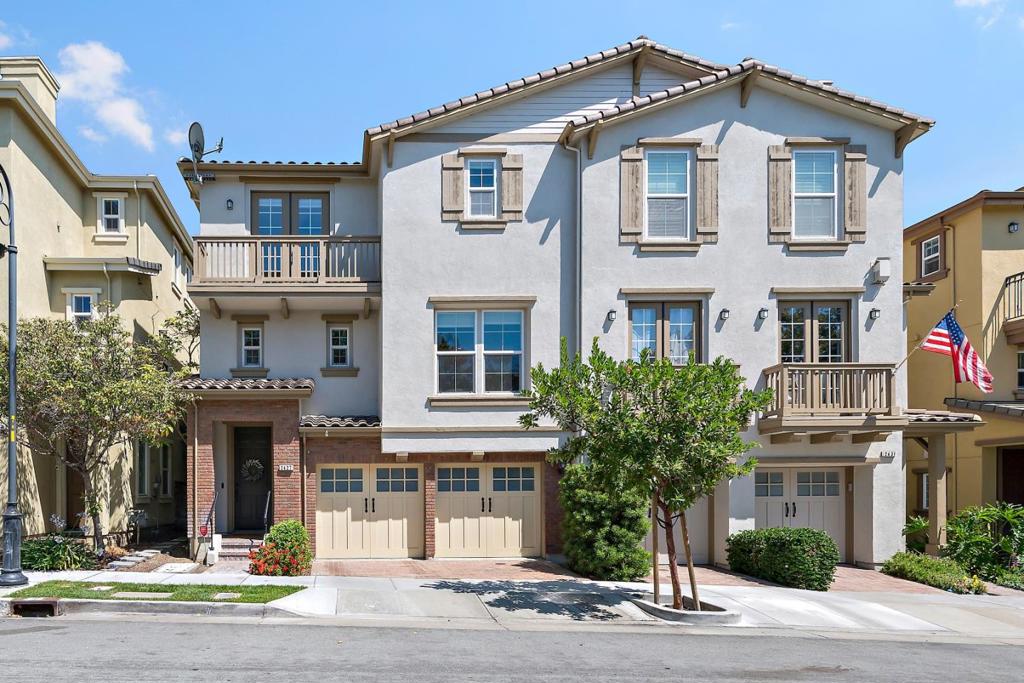 Prestige, convenience, and views meet the neighborly spirit of Communications Hill! Beautiful Summerhill single-family home, built in 2006, offers 3BR, 2.5BA, and a spacious three-story layout with soaring ceilings and expansive windows that fill the open-concept living spaces with natural light. The bright living room with a cozy gas fireplace flows into the dining area and gourmet kitchen, featuring granite countertops, stainless steel appliances, a luxurious gas cooktop, and breakfast barperfect for entertaining. Upstairs, the primary suite boasts dual sinks, soaking tub, separate shower, and walk-in closet, while two additional bedrooms and a conveniently located laundry room add comfort and functionality. A versatile bonus room provides space for a den, rec room, or office and includes a large pantry, second fridge, and extra storage. Backyard with artificial turf is ideal for low-maintenance entertaining. Additional highlights include an attached 2-car garage and prime location near the top of the hill, backing to open fields for added privacy. Enjoy the resort-like lifestyle of Communications Hill with scenic trails, parks, playgrounds, water features, and vibrant community spirit, all just minutes from The Plant shopping center, Costco, and major highways 87, 280, and 85.