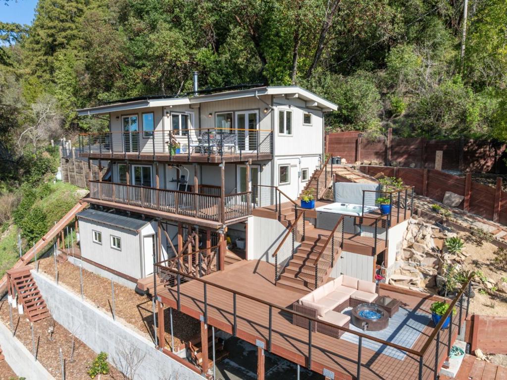 11207 Lake Boulevard