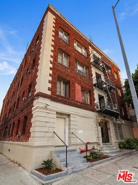 Photo of 2795 W 8th Street #406, Los Angeles, CA 90005 (MLS # 26830793)