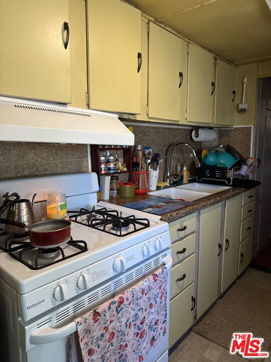 6000 W 140th Street West