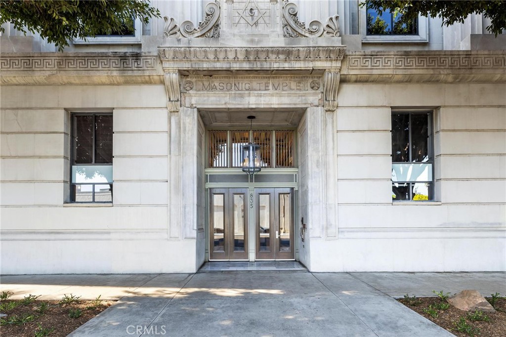 835 Locust Avenue 322