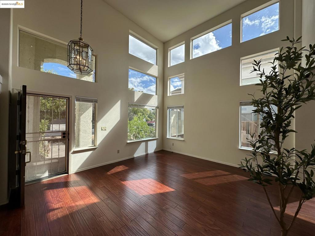 SHELBOURNE - Residential