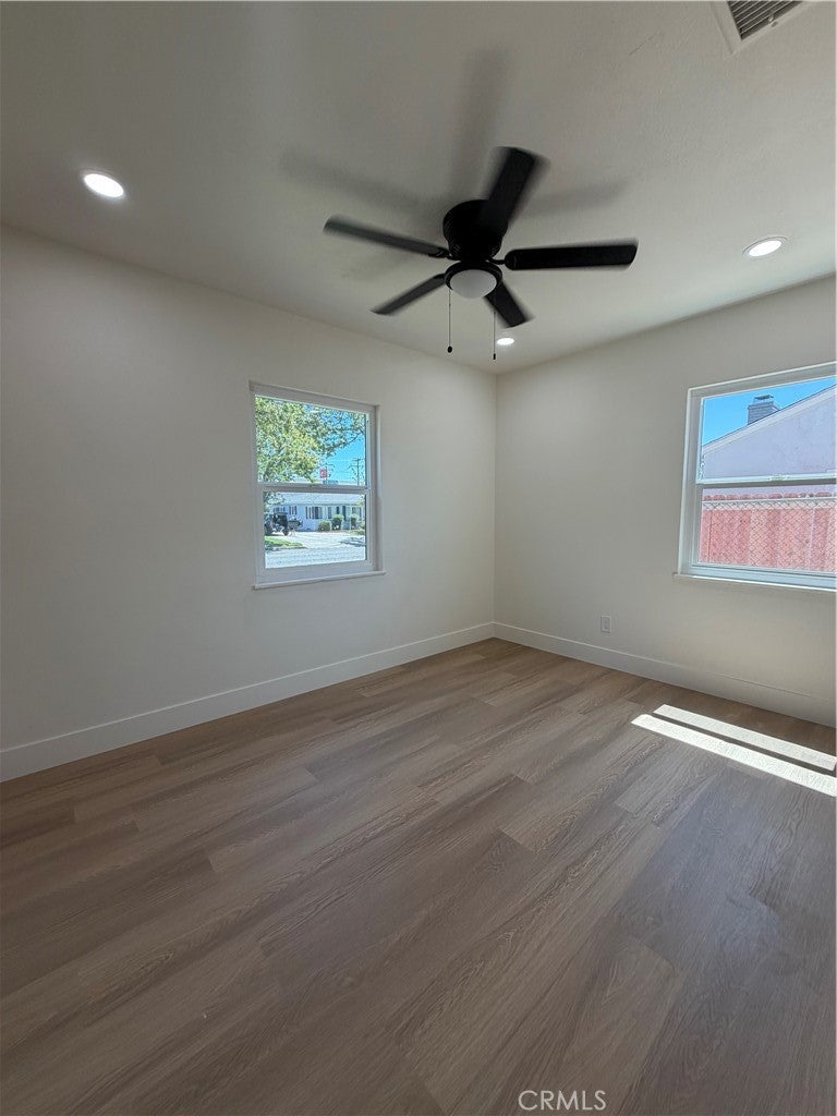 4216 N Mountain View