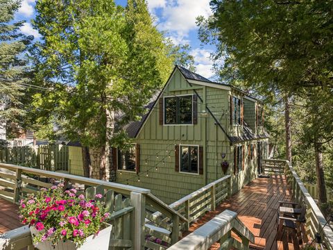 Photo of 28772 Cedar Drive, Lake Arrowhead, CA 92352 (MLS # 219147872DA)